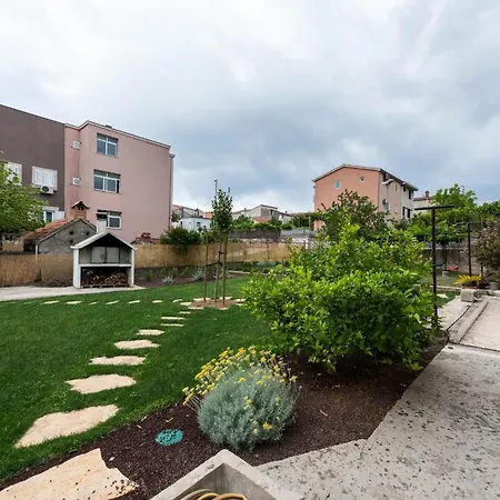 B&r Apartament