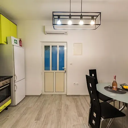 B&r Apartament *